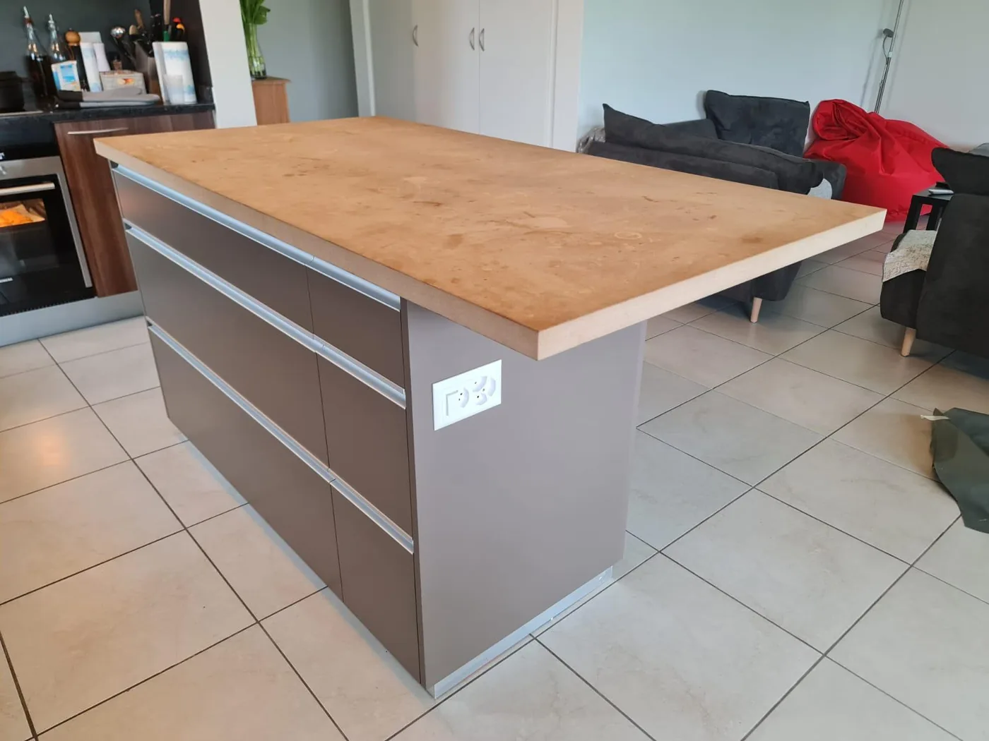 Îlot de cuisine avant rénovation