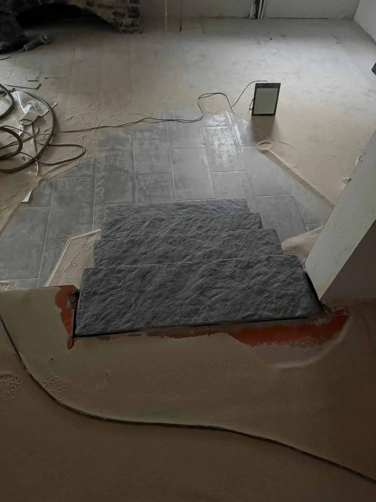 Détail rénovation carrelage et pierre